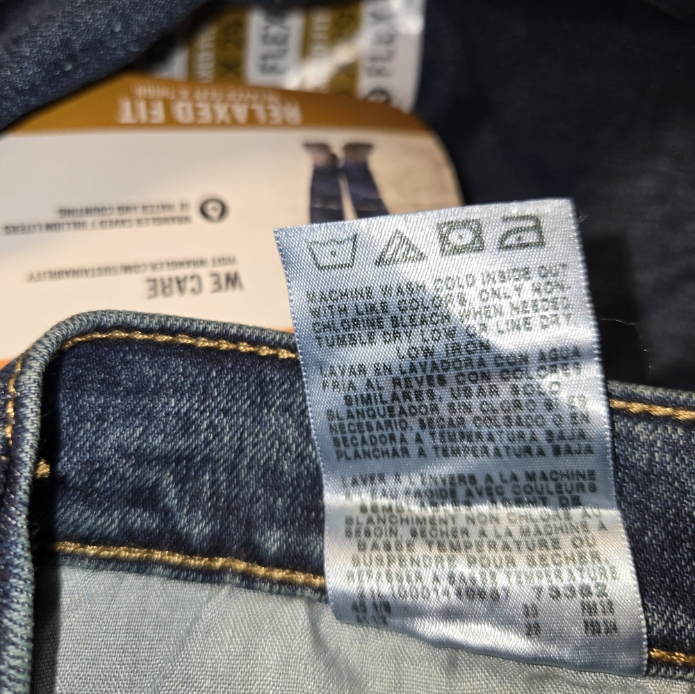 Wrangler Jeans. Blue Relaxed Fit. Stretch. Men's Size 40x29 BNWT - Picture 5 of 7